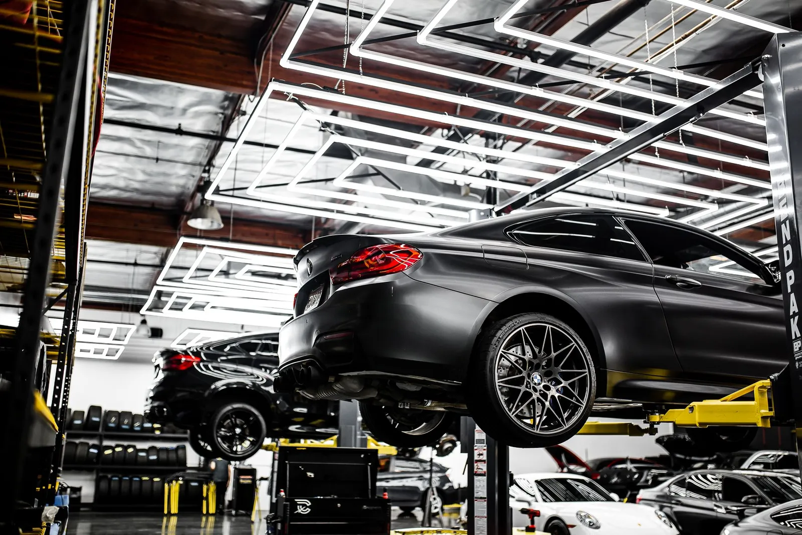 Service & Logistica
Auto Car